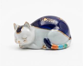 0427 Imari Style Porcelain Sleeping Cat Figurine