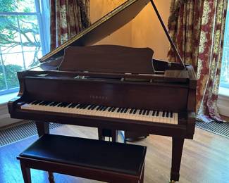 Yamaha baby grand piano model R 4921545