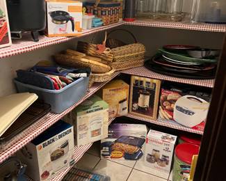 lots of kitchen gadgets