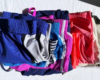 Women’s athletic and athleisure bottoms