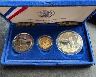 Liberty Coin Set w/ Gold Coin