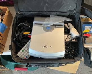 12 V Apex portable DVD CD MP3 player