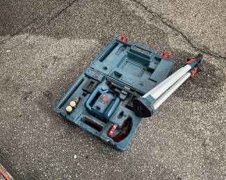 Bosch land, surveying laser with tripod