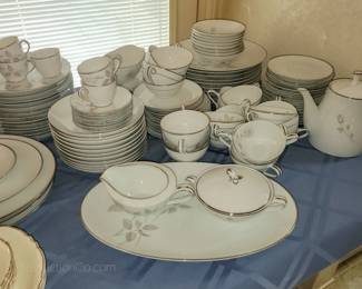 Noritake Melrose china set