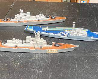 Matchbox Sea Kings K-303 Battleship and Aircraft Carrier Toy Vehicles