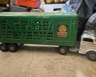 Structo Cattle Farms Inc. Pressed Steel Livestock Semi-Truck and Trailer