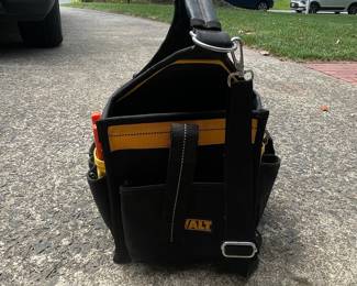 DEWALT 11" Electrical/Maintenance Tool Carrier