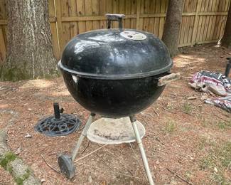 Weber Kettle Charcoal Grill