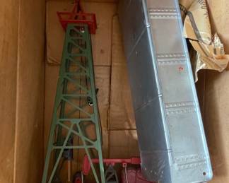 Lionel Operating Oil Derrick Toy
