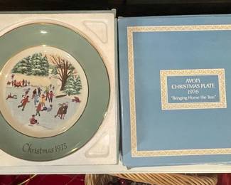 Avon Vintage Christmas Plate