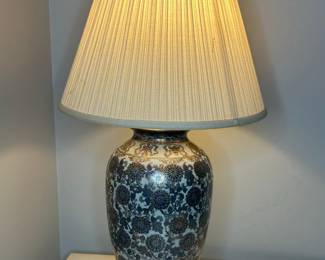 Blue and White Chinoiserie Porcelain Table Lamp