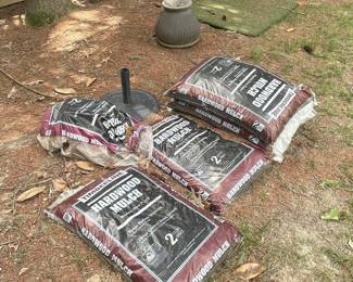 Timberline Hardwood Mulch Bags