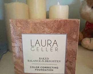 Laura Geller Baked Balance-N-Brighten Color Correcting Foundation