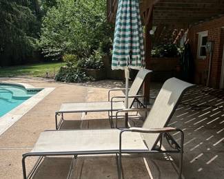 Outdoor Chaise Lounge Chairs & Umbrella w Stand