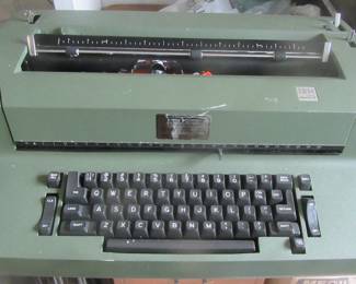IBM Selectric, has extra typing ball and cover and more. Nice