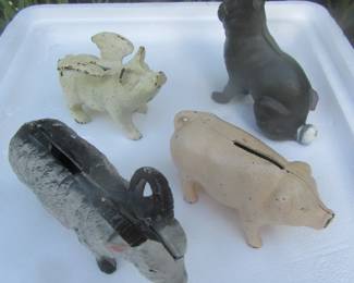 Small cast iron animals age unknown
