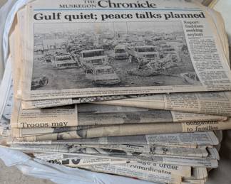 Gulf War headlines from Muskegon Chronicle