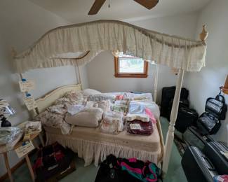 Full Size Canopy Bed