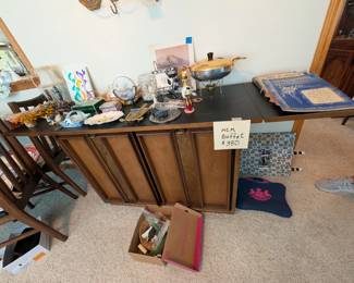 MCM Buffet w/2 collapsible ends