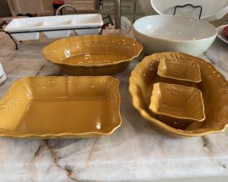 Kitchenware baking dishes
