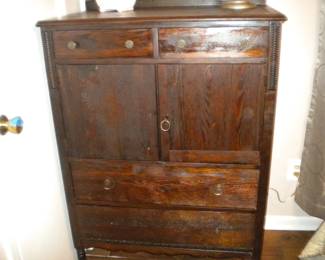 Doored chest of drawers