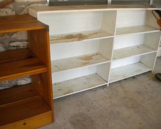 Storage shelving units