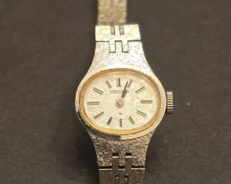 Seiko Womens Vintage Mechanical Watch