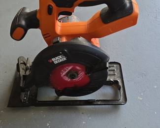 Black Decker V MAX Cordless Circular Saw
