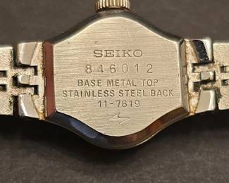 Seiko Womens Vintage Mechanical Watch