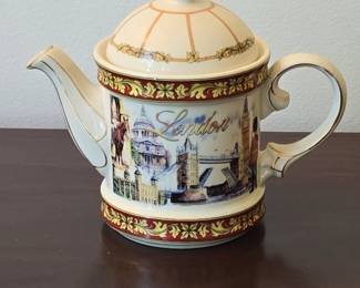 The Great British Pottery Company London Teapot