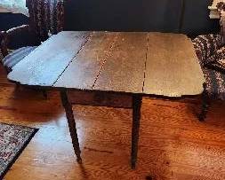 Pembroke table – Round tapered legs, fruitwood (apple), clover leaf table, one drawer with wooden knob, split in the middle, 36”
