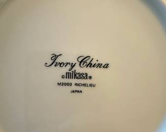 Mikasa Ivory China Richelieu Pattern M Piece Dinnerware Set third image