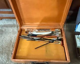 Vintage Wooden Easel Paint Case with Brushes