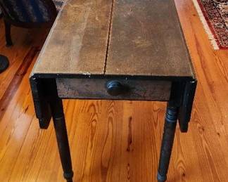 Pembroke table – Round tapered legs, fruitwood (apple), clover leaf table, one drawer with wooden knob, split in the middle, 36”