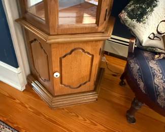 Pulaski Oak Corner Curio Cabinet with Glass Doors fourth image
