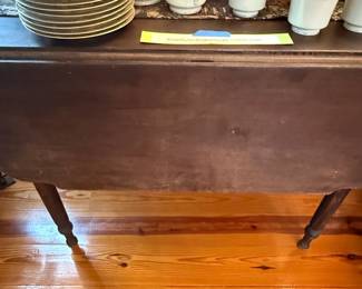 Federal Style Fruitwood Pembroke Table