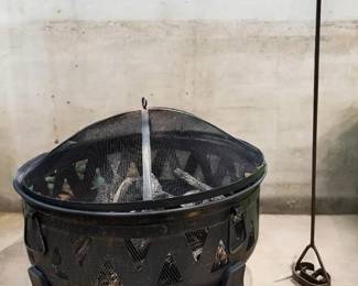 29 Round Black Metal Mesh WoodBurning Fire Pit with Spark Screen Lid