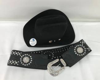 Rode Queen Accessories