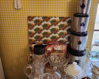 Kitchen essentials, West Bend kitchen canisters