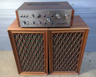 Pioneer Quadraphonic Amplifier With Two Speakers