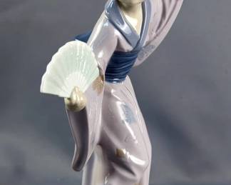 Lladro Porcelain "Madame Butterfly" #4991 11.75" Tall Figure