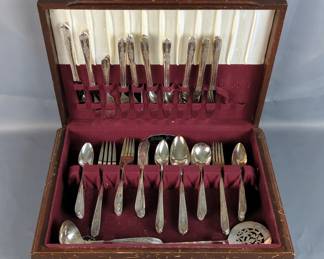 Nobility Plate Floral Patterned Silver Plate Flatware Set, Qty 77 Total Pieces, In Nobility Plate Felt Lined Case 