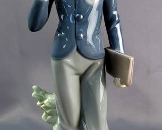 Lladro Porcelain "Academy Days" #5768 10.5" Tall Figure With Original Box