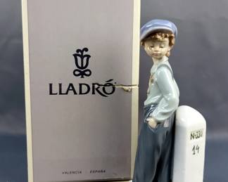 Lladro Porcelain "The Wanderer" #05400 8.25" Tall Figure, With Original Box