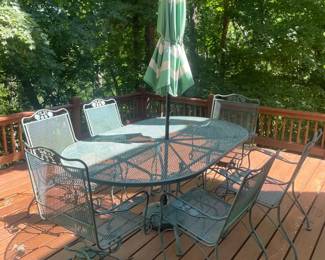 Green Wrought Iron Patio Table w 6 Chairs Umbrella