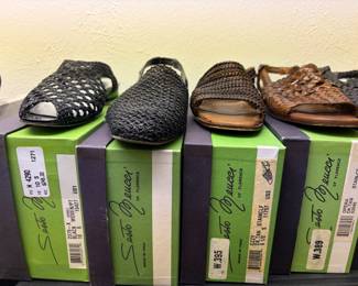 Sesto Meucci of Florence made in Italy Women's shoes Sesto Meucci is a premier Italian footwear brand founded in Florence, renowned for combining traditional luxury craftsmanship with all-day comfort