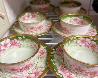 Elite Works Limoges refers to a high-quality porcelain manufactory and decorating studio operated in Limoges, France, by the New York importing firm Bawo & Dotter