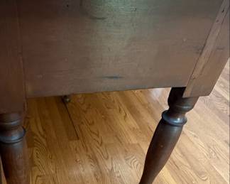 Drop Leaf Dining Table Style