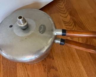 National Presto Cooker Model 402