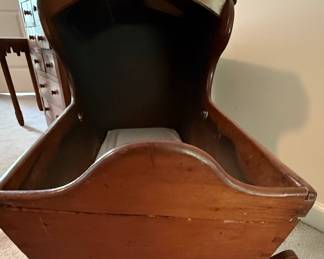 Federal Period Style Cradle